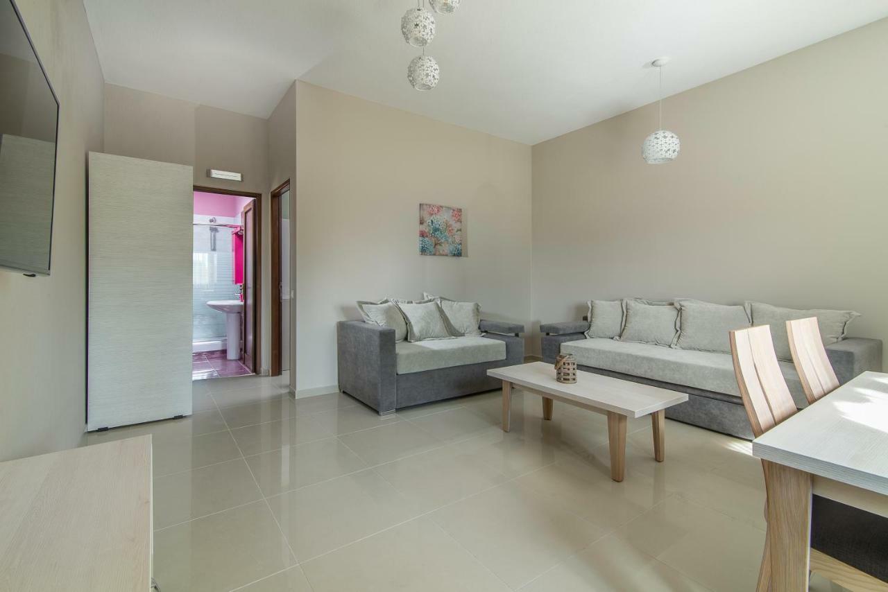 Luxury Apartments Marianna Néos Marmarás Exterior foto